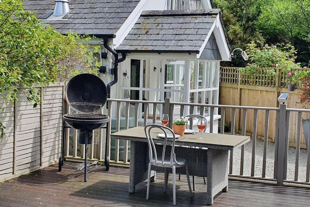 Bijou Coastal Apartment In Polperro With Hot Tub Onsite Parking Downhill Walk To Village ภายนอก รูปภาพ