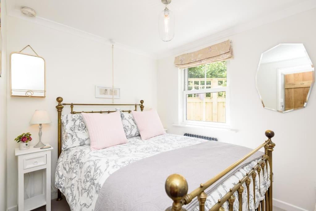 Bijou Coastal Apartment In Polperro With Hot Tub Onsite Parking Downhill Walk To Village ภายนอก รูปภาพ