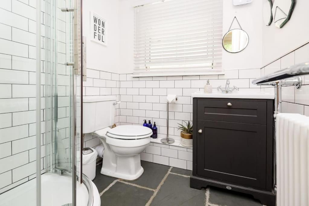 Bijou Coastal Apartment In Polperro With Hot Tub Onsite Parking Downhill Walk To Village ภายนอก รูปภาพ