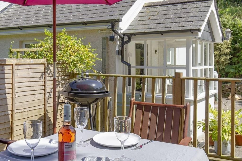 Bijou Coastal Apartment In Polperro With Hot Tub Onsite Parking Downhill Walk To Village ภายนอก รูปภาพ