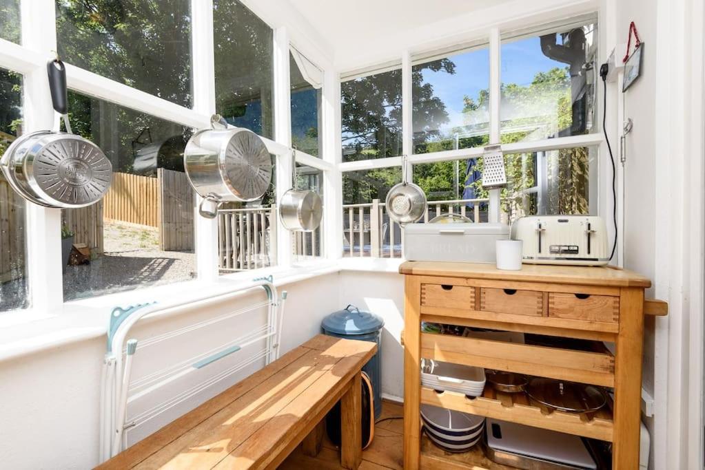 Bijou Coastal Apartment In Polperro With Hot Tub Onsite Parking Downhill Walk To Village ภายนอก รูปภาพ