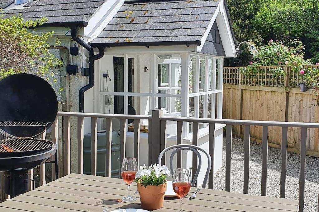 Bijou Coastal Apartment In Polperro With Hot Tub Onsite Parking Downhill Walk To Village ภายนอก รูปภาพ