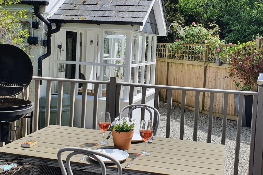 Bijou Coastal Apartment In Polperro With Hot Tub Onsite Parking Downhill Walk To Village ภายนอก รูปภาพ