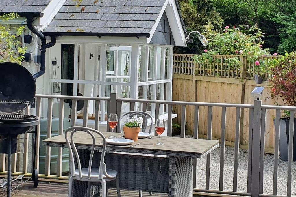 Bijou Coastal Apartment In Polperro With Hot Tub Onsite Parking Downhill Walk To Village ภายนอก รูปภาพ