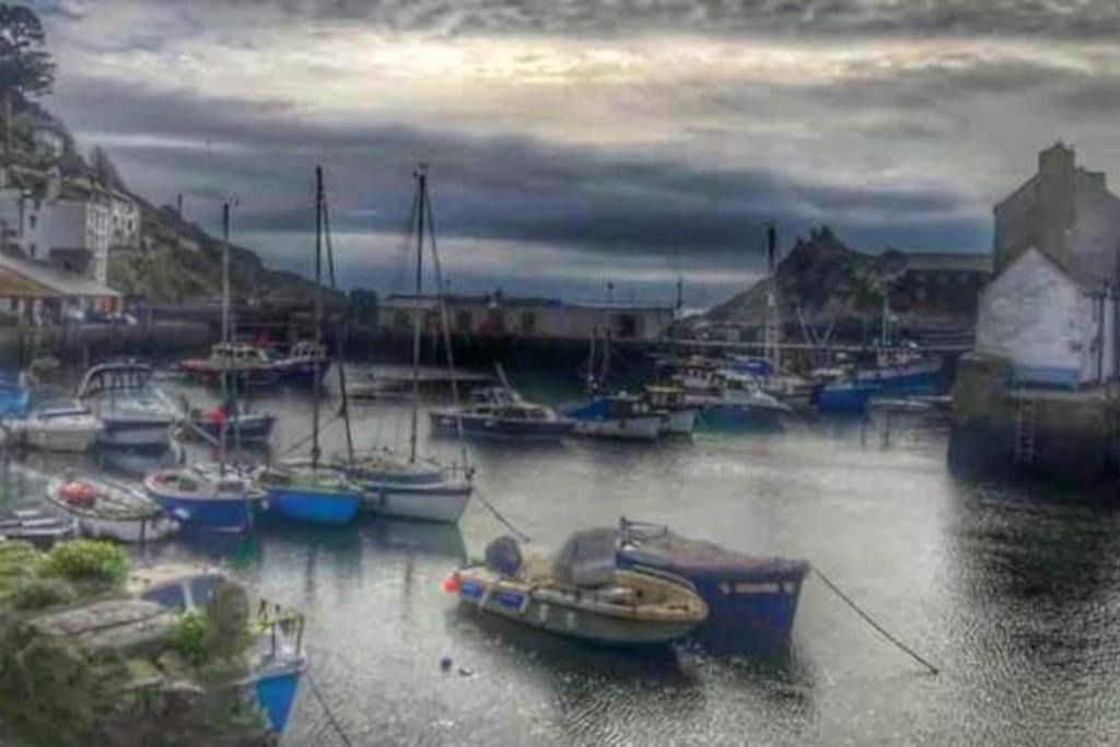 Bijou Coastal Apartment In Polperro With Hot Tub Onsite Parking Downhill Walk To Village ภายนอก รูปภาพ