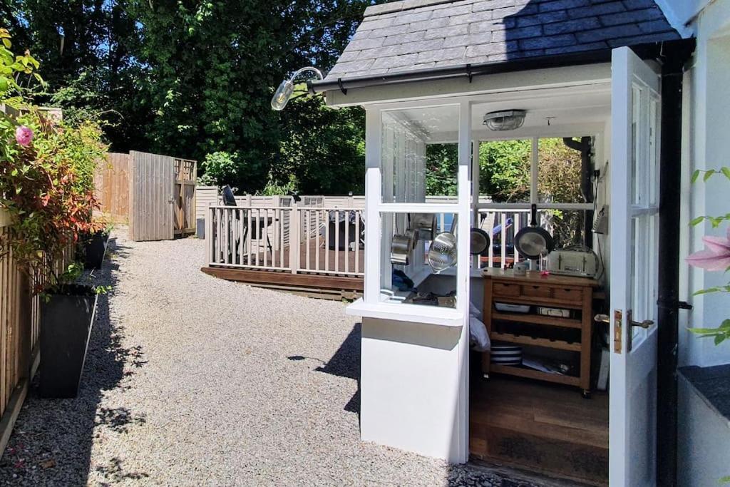 Bijou Coastal Apartment In Polperro With Hot Tub Onsite Parking Downhill Walk To Village ภายนอก รูปภาพ