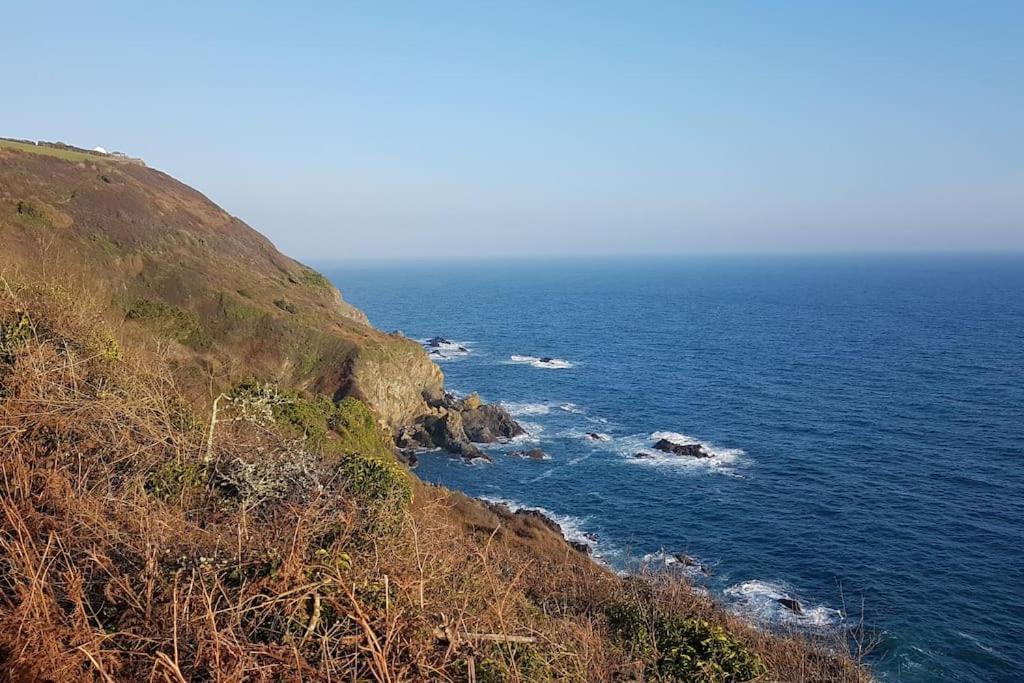Bijou Coastal Apartment In Polperro With Hot Tub Onsite Parking Downhill Walk To Village ภายนอก รูปภาพ