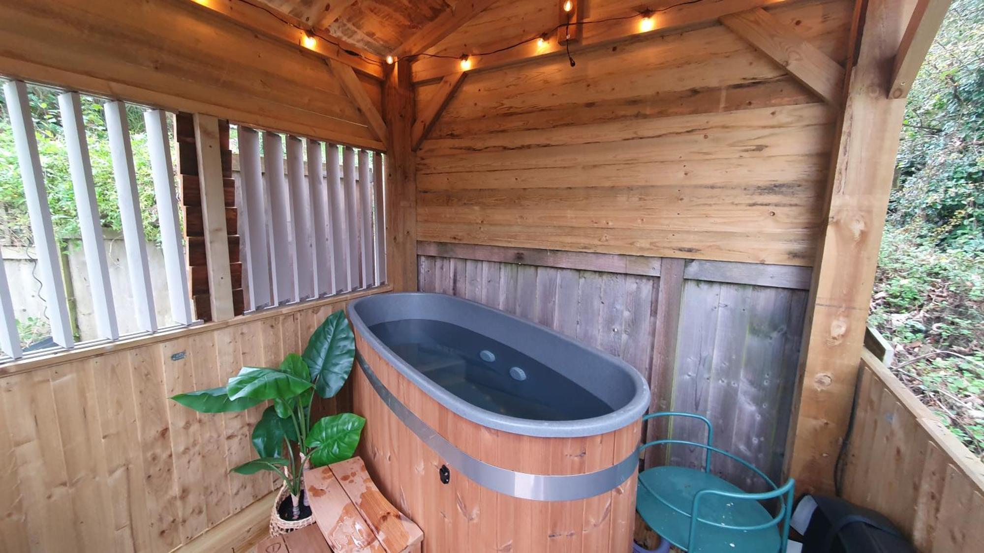 Bijou Coastal Apartment In Polperro With Hot Tub Onsite Parking Downhill Walk To Village ภายนอก รูปภาพ